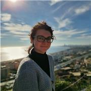 Doy clases económicas de español. Soy bilingüe en catalán y castellano. Estuve un año estudiando en los Estados Unidos y tengo el inglés fluído